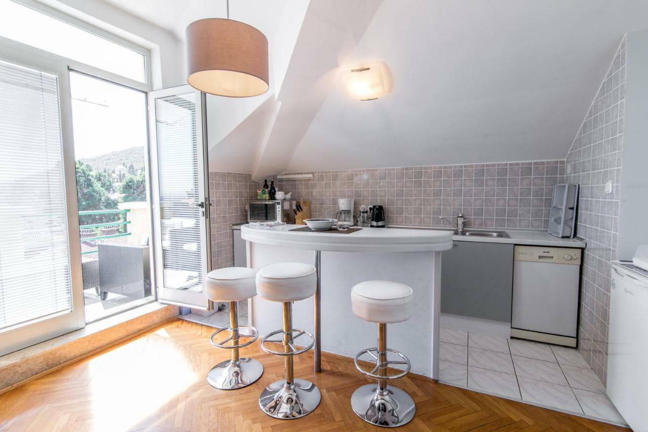 Penthouse And Piano Nobile Prkg Wifi Garden Near Beach Away From Roads Opatija Exteriör bild